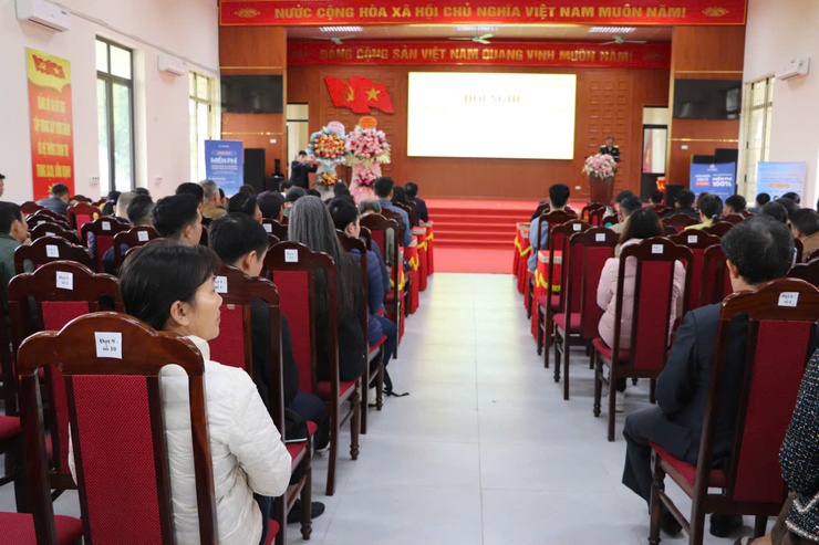 xã Bất Bạt - Tp Hà Nội: Tổ chức hội nghị tập huấn chuyển đổi từ thuế khoán sang kê khai – bước đệm vững chắc để hộ kinh doanh phát triển- Ảnh 1.