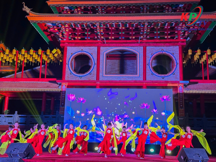 Hấp dẫn vòng Sơ khảo liên hoan văn nghệ quần chúng Lễ hội truyền thống Liên Trì Đồng Sơn năm 2025- Ảnh 6.