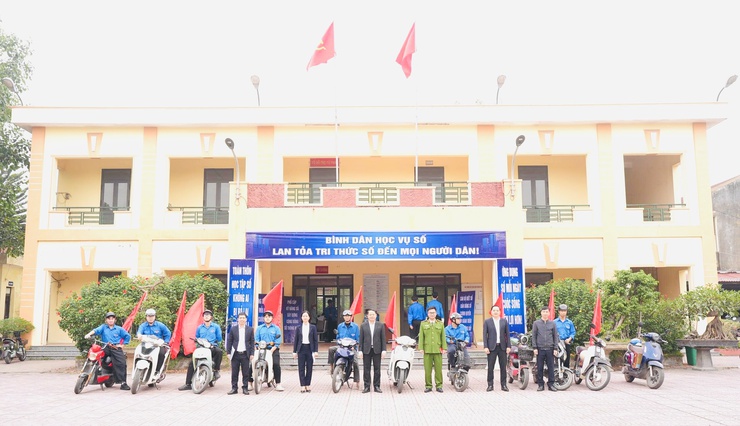 UBND Xã Thiên Lộc tổ chức Chương trình "Bình dân học vụ số"- Ảnh 9.