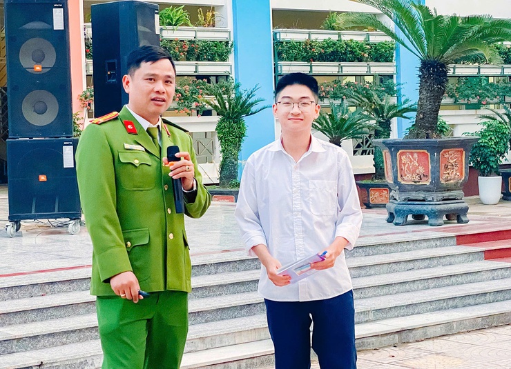 1.800 học sinh Trường THPT Đông Mỹ được tuyên truyền về tác hại của Ma tuý- Ảnh 9.