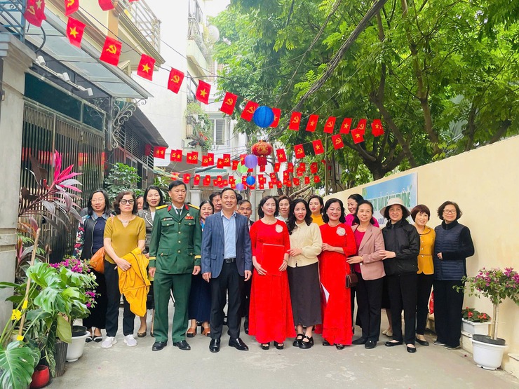 Ra mắt mô hình “ Tổ liên gia tự quản sáng - xanh - sạch - đẹp - an toàn”  - Ảnh 2.