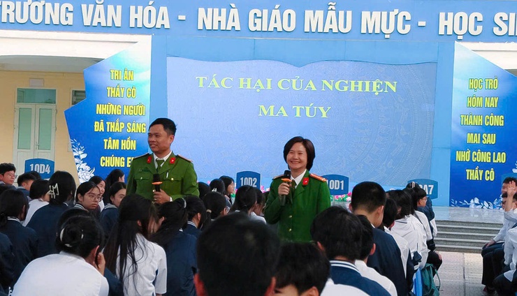 1.800 học sinh Trường THPT Đông Mỹ được tuyên truyền về tác hại của Ma tuý- Ảnh 5.