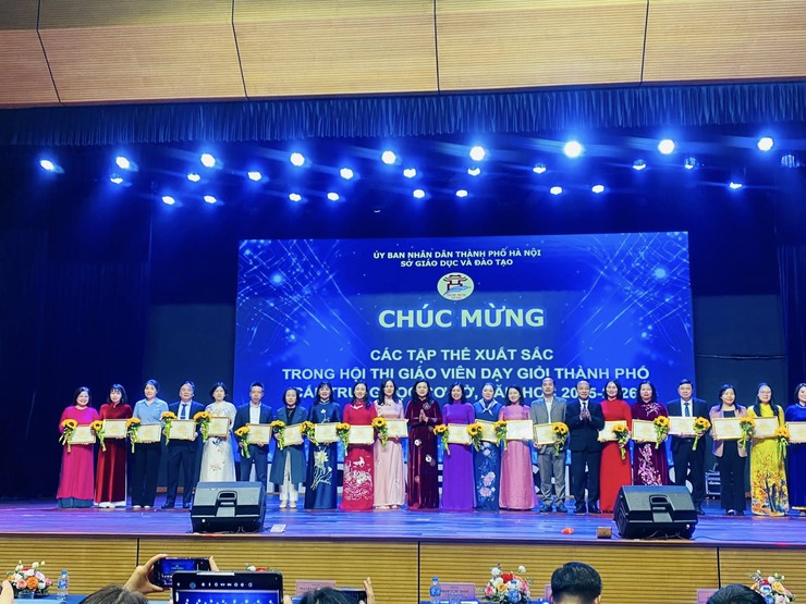 Giáo viên dạy giỏi - Tấm gương tiêu biểu của Trường Trung học cơ sở Trần Phú- Ảnh 1.