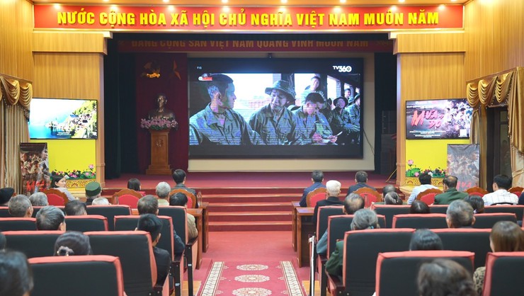 Chiếu phim “Mưa Đỏ” miễn phí phục vụ nhân dân – Hoạt động ý nghĩa hướng tới kỷ niệm 81 năm Ngày thành lập Quân đội nhân dân Việt Nam 22/12- Ảnh 9.