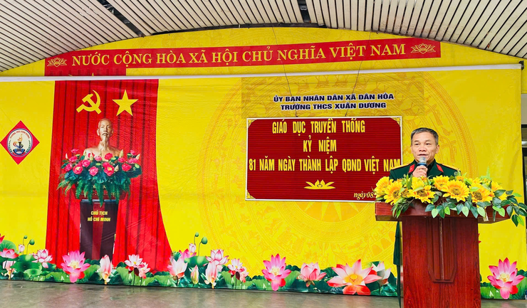 TRƯỜNG THCS XUÂN DƯƠNG TỔ CHỨC BUỔI NÓI CHUYỆN GIÁO DỤC TRUYỀN THỐNG NHÂN KỶ NIỆM 81 NĂM NGÀY THÀNH LẬP QUÂN ĐỘI NHÂN DÂN VIỆT NAM- Ảnh 2.