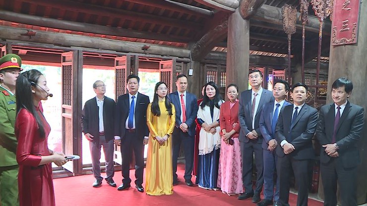 LỄ KHAI MẠC FESTIVAL LÀNG NGHỀ HOA, CÂY CẢNH TÍCH GIANG, XÃ PHÚC THỌ LẦN THỨ I NĂM 2025

- Ảnh 7.