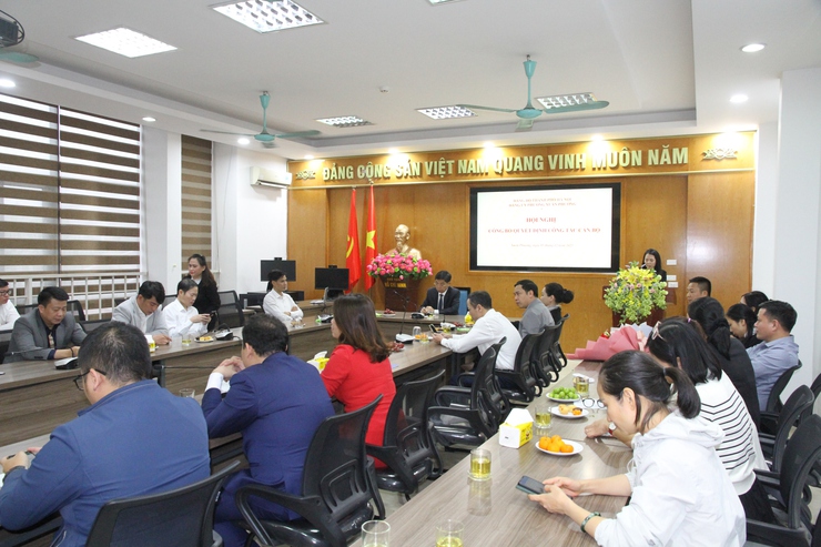 PHƯỜNG XUÂN PHƯƠNG CÔNG BỐ QUYẾT ĐỊNH BỔ NHIỆM CHÁNH VĂN PHÒNG ĐẢNG UỶ VÀ CHÁNH VĂN PHÒNG HĐND & UBND PHƯỜNG- Ảnh 1.