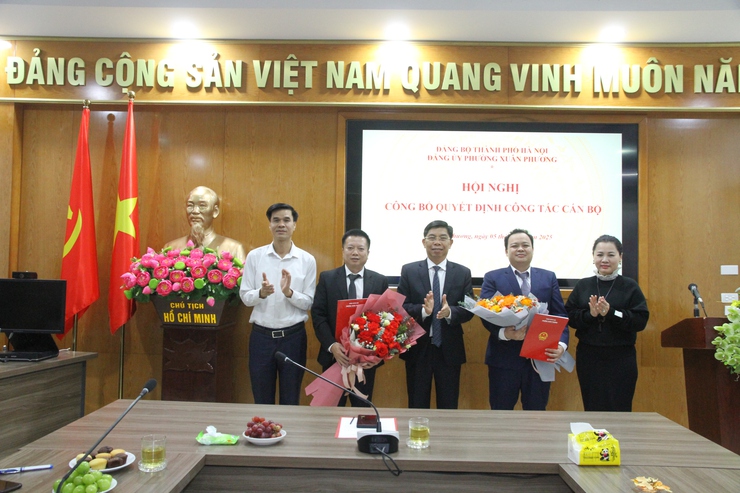 PHƯỜNG XUÂN PHƯƠNG CÔNG BỐ QUYẾT ĐỊNH BỔ NHIỆM CHÁNH VĂN PHÒNG ĐẢNG UỶ VÀ CHÁNH VĂN PHÒNG HĐND & UBND PHƯỜNG- Ảnh 4.