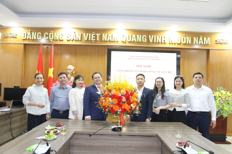 PHƯỜNG XUÂN PHƯƠNG CÔNG BỐ QUYẾT ĐỊNH BỔ NHIỆM CHÁNH VĂN PHÒNG ĐẢNG UỶ VÀ CHÁNH VĂN PHÒNG HĐND & UBND PHƯỜNG- Ảnh 9.