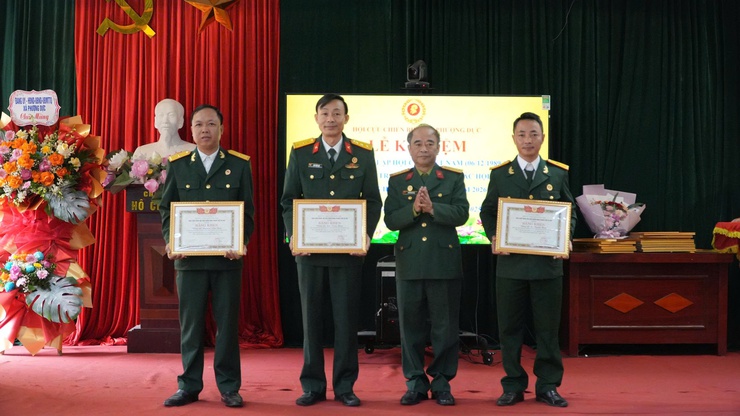 Hội Cựu Chiến binh xã Phượng Dực kỷ niệm 36 năm Ngày thành lập hội Cựu Chiến binh Việt Nam- Ảnh 4.