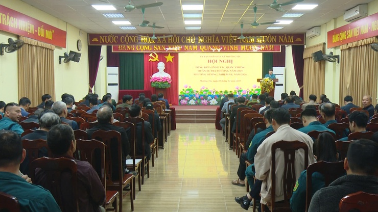 UBND xã Thường Tín khen thưởng 15 tập thể, 28 nhân có thành tích xuất sắc trong công tác Quân sự, Quốc phòng địa phương năm 2025.- Ảnh 2.