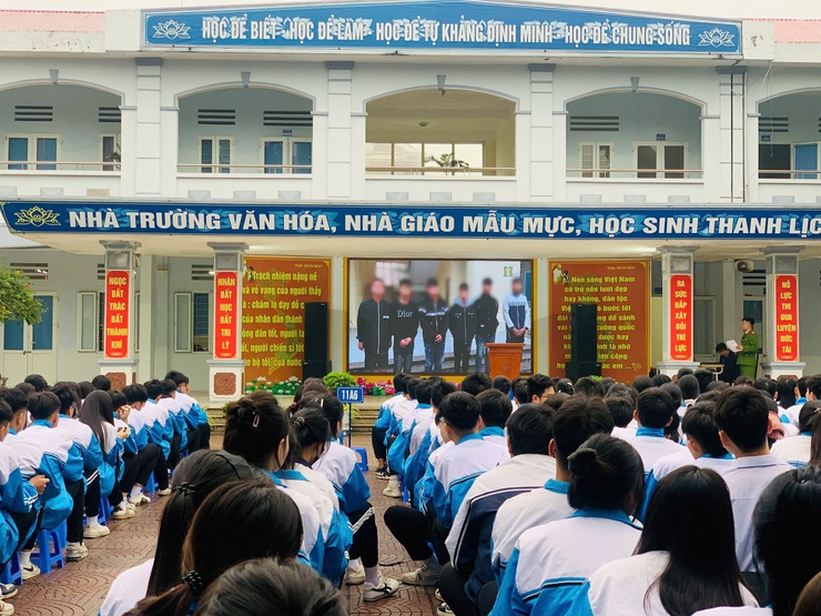 Xã Bất Bạt: Đẩy mạnh công tác tuyên truyền, phổ biến giáo dục pháp luật và kỹ năng sống trong môi trường học đường- Ảnh 2.
