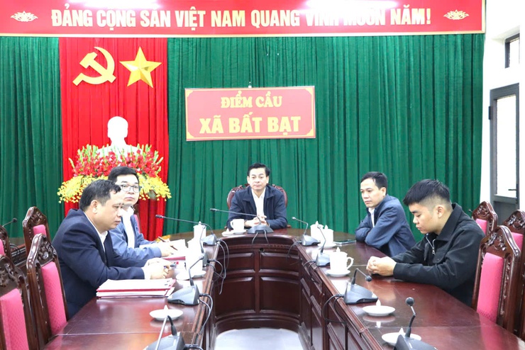 Xã Bất Bạt tiếp sóng Hội nghị toàn quốc tổng kết công tác xây dựng Đảng năm 2025 và triển khai nhiệm vụ 2026 của ban tổ chức trung ương.- Ảnh 1.