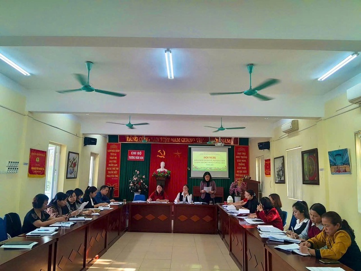 Xã Tam Hưng tập trung kiểm điểm, xếp loại đảng viên cuối năm theo Quy định 03 của Thành ủy Hà Nội- Ảnh 7.