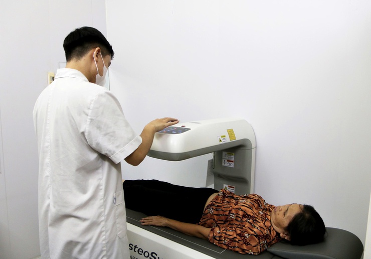 Bệnh viện Đa khoa Y học cổ truyền Hà Nội có nhiều bài thuốc hay, hiệu quả cao trong điều trị cho người bệnh- Ảnh 1.