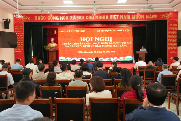 Hội nghị tuyên truyền Luật thực hiện dân chủ cơ sở và các qui định về giải phóng mặt bằng- Ảnh 1.