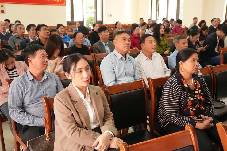 Hội nghị tuyên truyền Luật thực hiện dân chủ cơ sở và các qui định về giải phóng mặt bằng- Ảnh 5.