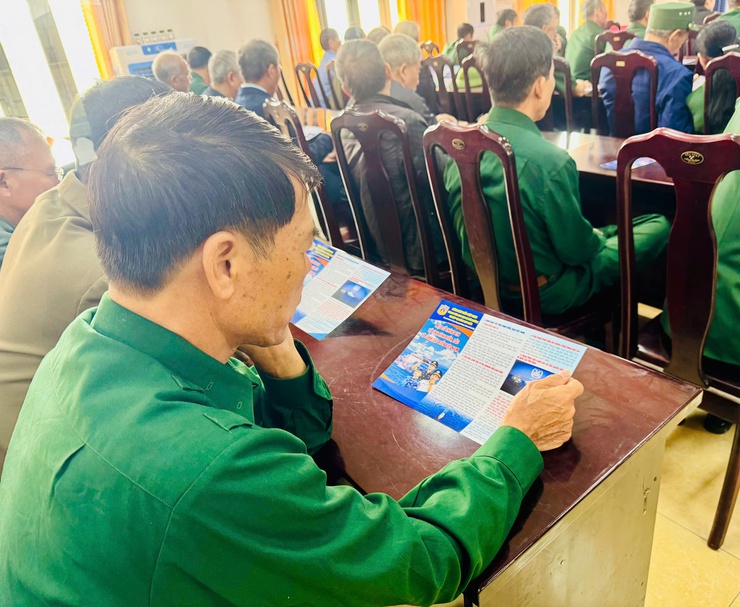 Tam Hưng: Tuyên truyền biển, đảo và Luật Cảnh sát biển Việt Nam, trao quà cho hội viên Cựu chiến binh có hoàn cảnh khó khăn- Ảnh 9.