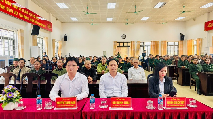 Tam Hưng: Tuyên truyền biển, đảo và Luật Cảnh sát biển Việt Nam, trao quà cho hội viên Cựu chiến binh có hoàn cảnh khó khăn- Ảnh 2.