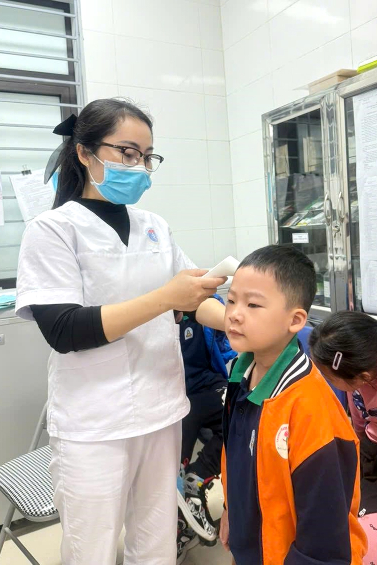 Phường Thanh Xuân tổ chức tiêm chủng bù liều các loại vắc xin trong chương trình tiêm chủng mở rộng cho trẻ nhập học tại các cơ sở giáo dục trên địa bàn- Ảnh 7.