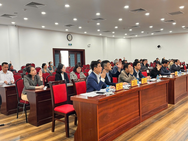 Kỳ họp thường lệ cuối năm 2025 HĐND phường - Kỳ họp quyết định các vấn đề quan trọng để phát triển kinh tế - xã hội phường Cầu Giấy năm 2026- Ảnh 4.