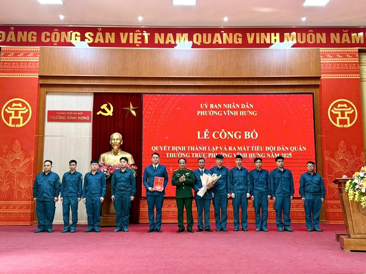 PHƯỜNG VĨNH HƯNG TỔ CHỨC LỄ CÔNG BỐ QUYẾT ĐỊNH THÀNH LẬP VÀ RA MẮT TIỂU ĐỘI DQTT PHƯỜNG VĨNH HƯNG NĂM 2025- Ảnh 2.