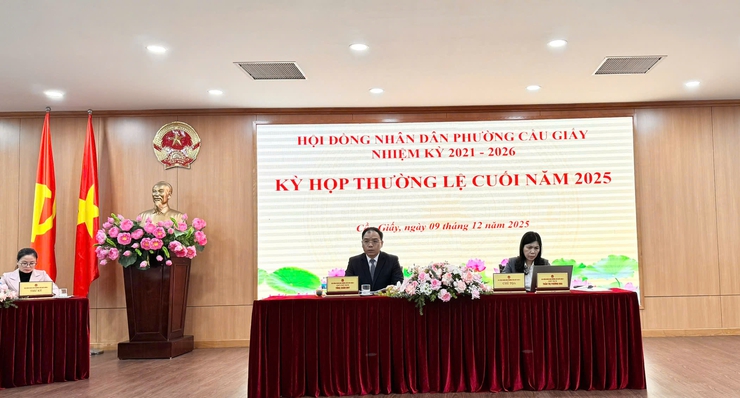 Kỳ họp thường lệ cuối năm 2025 HĐND phường - Kỳ họp quyết định các vấn đề quan trọng để phát triển kinh tế - xã hội phường Cầu Giấy năm 2026- Ảnh 1.