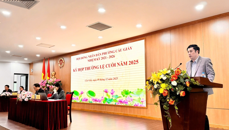 Kỳ họp thường lệ cuối năm 2025 HĐND phường - Kỳ họp quyết định các vấn đề quan trọng để phát triển kinh tế - xã hội phường Cầu Giấy năm 2026- Ảnh 3.