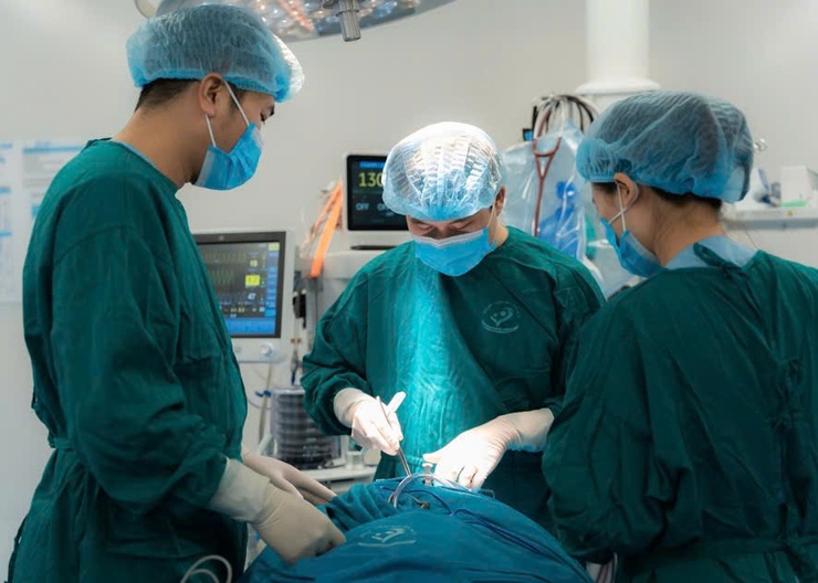 Đôi bàn tay sửa chữa những dị tật "nắn lại hình hài, mở rộng tương lai" cho các em bé khiếm khuyết- Ảnh 3.