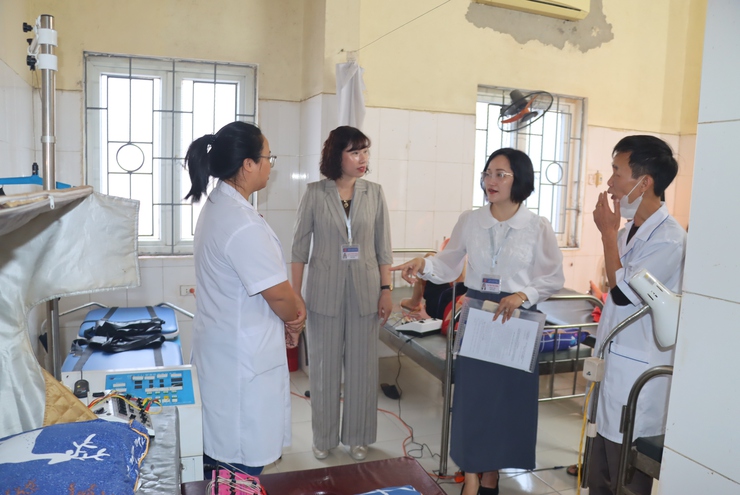 Đoàn công tác của  UBND xã Phú Xuyên  kiểm tra công vụ đột xuất tại các cơ quan, đơn vị trên địa bàn.- Ảnh 3.