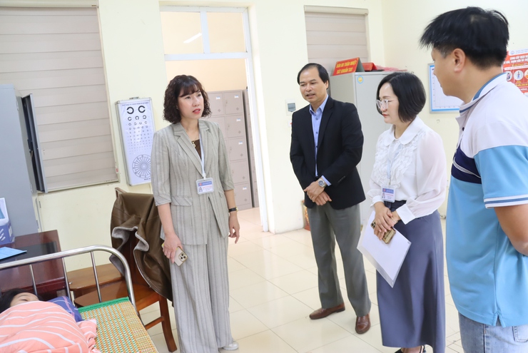 Đoàn công tác của  UBND xã Phú Xuyên  kiểm tra công vụ đột xuất tại các cơ quan, đơn vị trên địa bàn.- Ảnh 5.