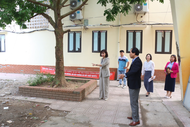 Đoàn công tác của  UBND xã Phú Xuyên  kiểm tra công vụ đột xuất tại các cơ quan, đơn vị trên địa bàn.- Ảnh 6.