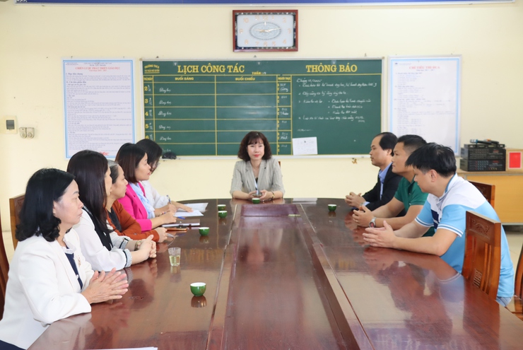 Đoàn công tác của  UBND xã Phú Xuyên  kiểm tra công vụ đột xuất tại các cơ quan, đơn vị trên địa bàn.- Ảnh 8.