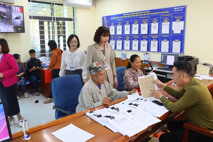 Đoàn công tác của  UBND xã Phú Xuyên  kiểm tra công vụ đột xuất tại các cơ quan, đơn vị trên địa bàn.- Ảnh 9.