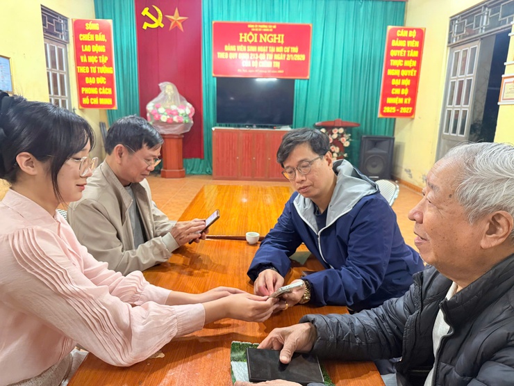 Phường Tây Hồ: Ra quân chiến dịch “phủ sóng” chữ ký số trên VNeID- Ảnh 4.