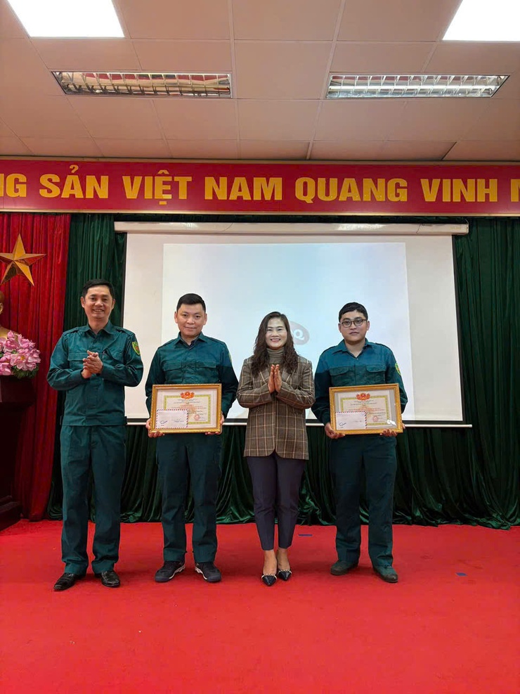 Hội đồng nghĩa vụ Quân sự phường Tương Mai tổ chức hội nghị giao lệnh gọi nhập ngũ nghĩa vụ Quân sự; tham gia nghĩa vụ Công an nhân dân năm 2025.- Ảnh 4.