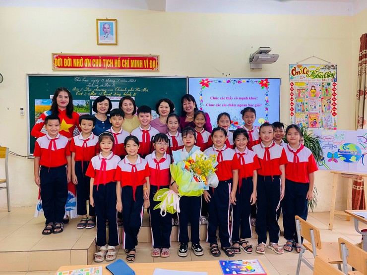LĐLĐ huyện và Phòng GD&ĐT huyện Phú Xuyên: Nâng cao hiệu quả phối hợp công tác trong năm học 2024-2025- Ảnh 1.