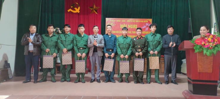 Đại Xuyên tổ chức gặp mặt chia tay thanh niên lên đường nhập ngũ- Ảnh 1.