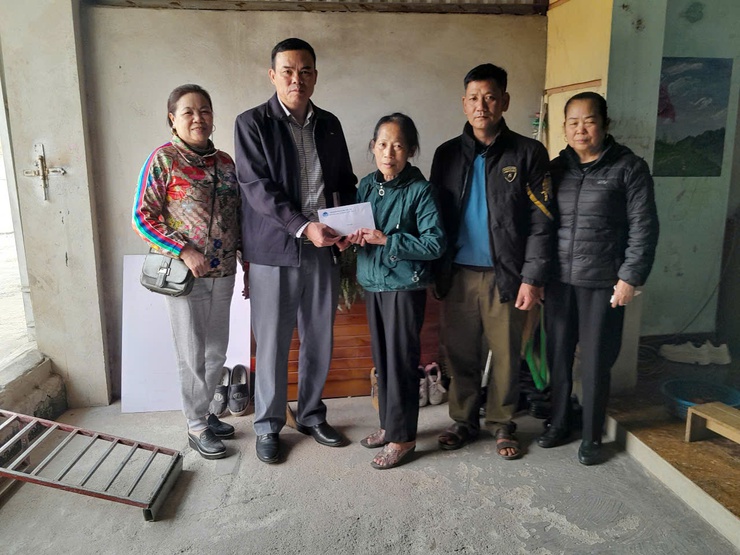 Hội nông dân Thị trấn Quốc Oai thăm tặng quà gia đình hội viên có tân binh lên đường nhập ngũ năm 2025- Ảnh 3.