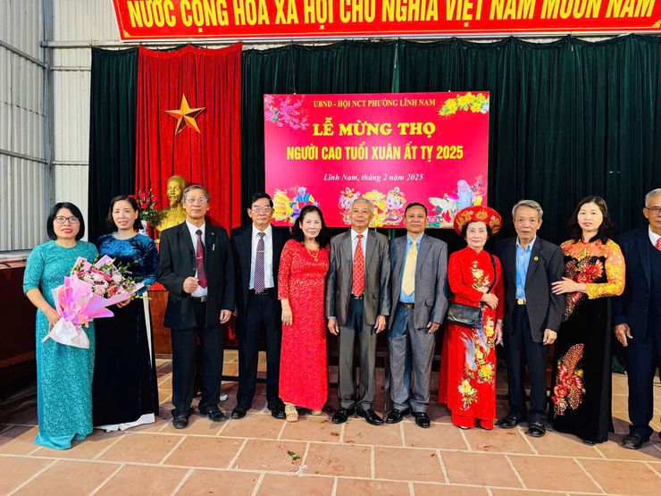 phường Lĩnh Nam tổ chức Lễ mừng thọ người cao tuổi
Xuân Ất Tỵ 2025.- Ảnh 2.