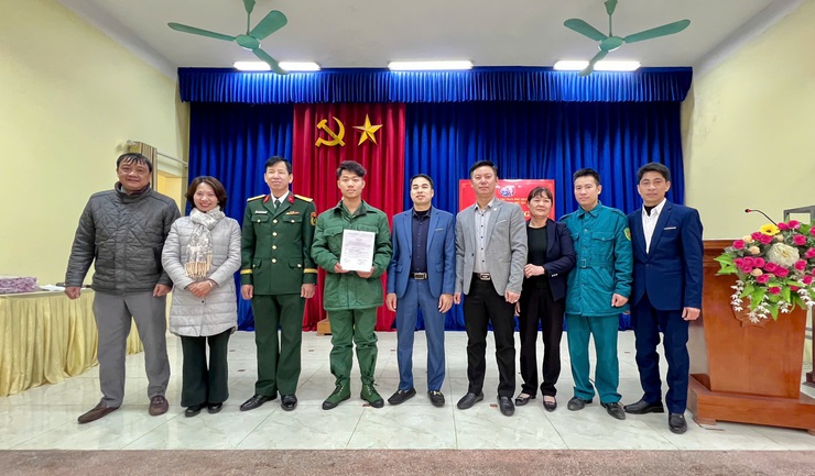 Thị trấn Phú Minh gặp mặt tân binh nhập ngũ năm 2025- Ảnh 1.