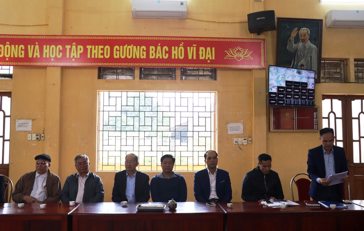       Đồng chí Chủ tịch UBND huyện dự sinh hoạt chuyên 
               đề tại Chi bộ thôn Thượng xã Chuyên Mỹ- Ảnh 2.
