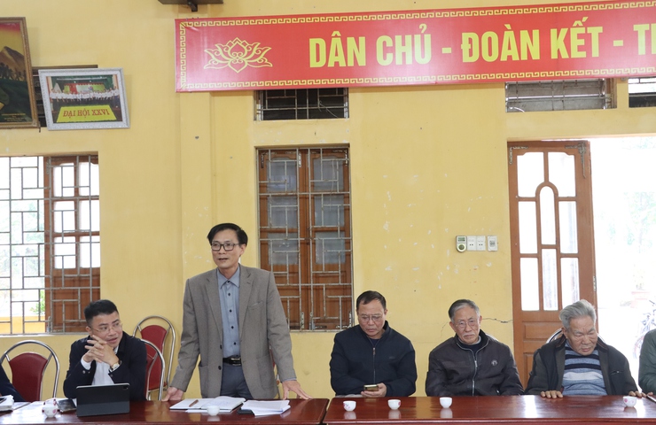       Đồng chí Chủ tịch UBND huyện dự sinh hoạt chuyên 
               đề tại Chi bộ thôn Thượng xã Chuyên Mỹ- Ảnh 3.