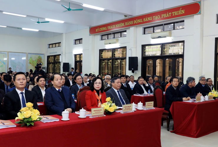 Hội thảo khoa học Bảo tồn, phát huy giá trị di sản lịch sử - văn hóa quê hương Đan Phượng và danh nhân Tô Hiến Thành- Ảnh 1.