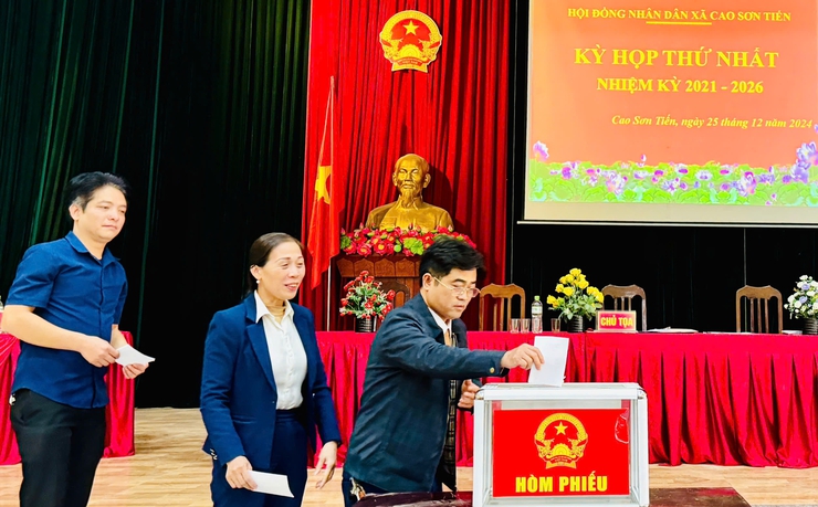 HĐND XÃ CAO SƠN TIẾN TỔ CHỨC KỲ HỌP THỨ NHẤT, NHIỆM KỲ 2021 - 2026- Ảnh 2.