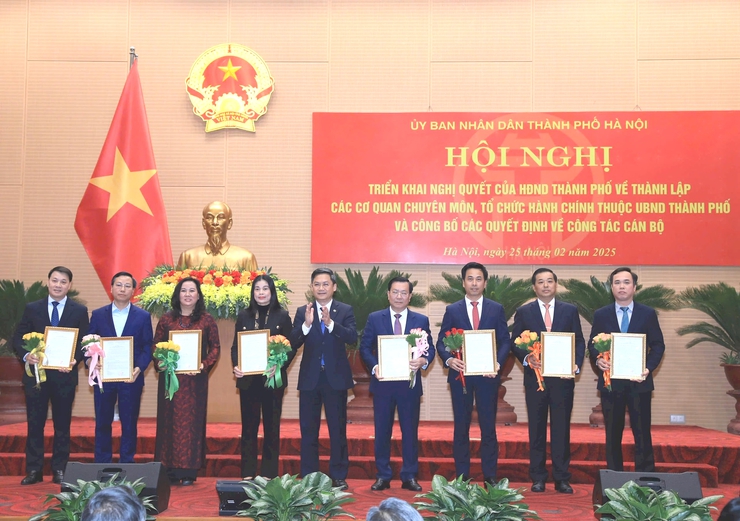 Hà Nội bổ nhiệm cán bộ các sở, ngành sau hợp nhất, sáp nhập- Ảnh 8.