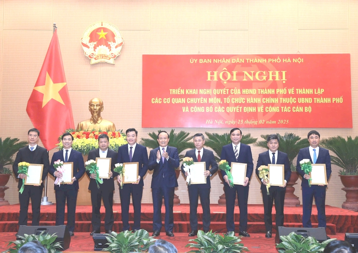 Hà Nội bổ nhiệm cán bộ các sở, ngành sau hợp nhất, sáp nhập- Ảnh 11.