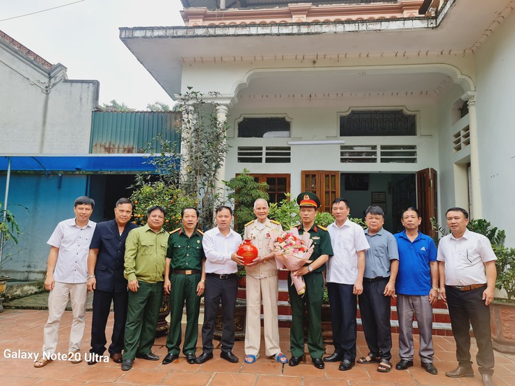 Sự nghiệp cách mạng và nhân cách đạo đức cao cả của đồng chí cán bộ Tiền khởi nghĩa Đào Duy Nhất.- Ảnh 3.