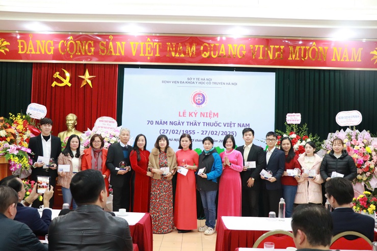 Bệnh viện đa khoa Y Học Cổ Truyền Hà Nội kỷ niệm 70 năm Ngày Thầy thuốc Việt Nam- Ảnh 4.