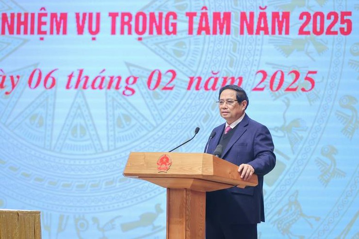 Quận Hoàng Mai tham dự Phiên họp tổng kết hoạt động của Ủy ban Quốc gia về chuyển đổi số và Đề án 06 năm 2024, phương hướng, nhiệm vụ trọng tâm năm 2025- Ảnh 1.